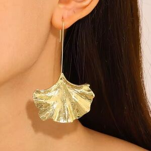 NEW ZARA  Gold Leaf Earrings
